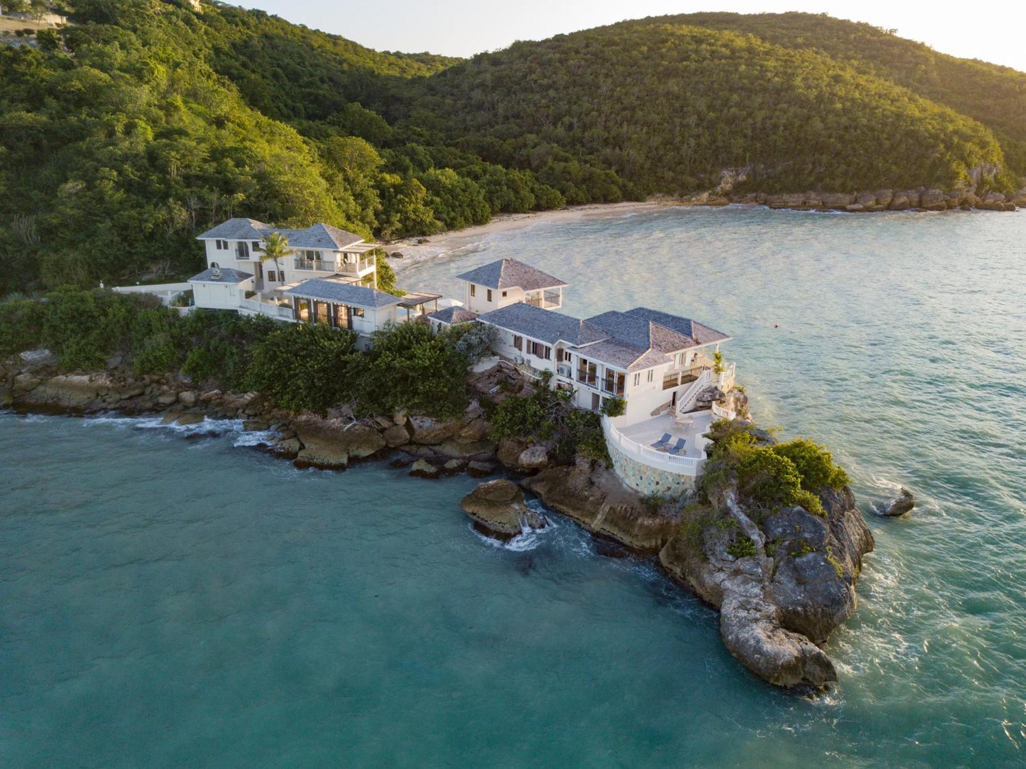 Blue Waters Resort&Spa St. John's Exterior foto